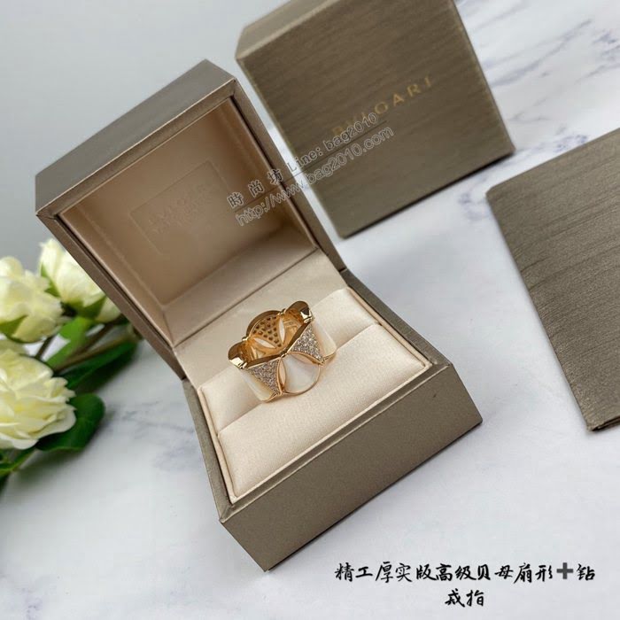 Bvlgari飾品 寶格麗天然白貝母扇形裙子戒指  zgbq3312
